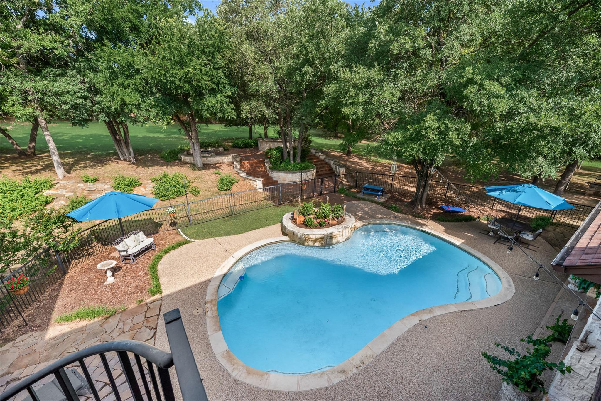 main property photo 26