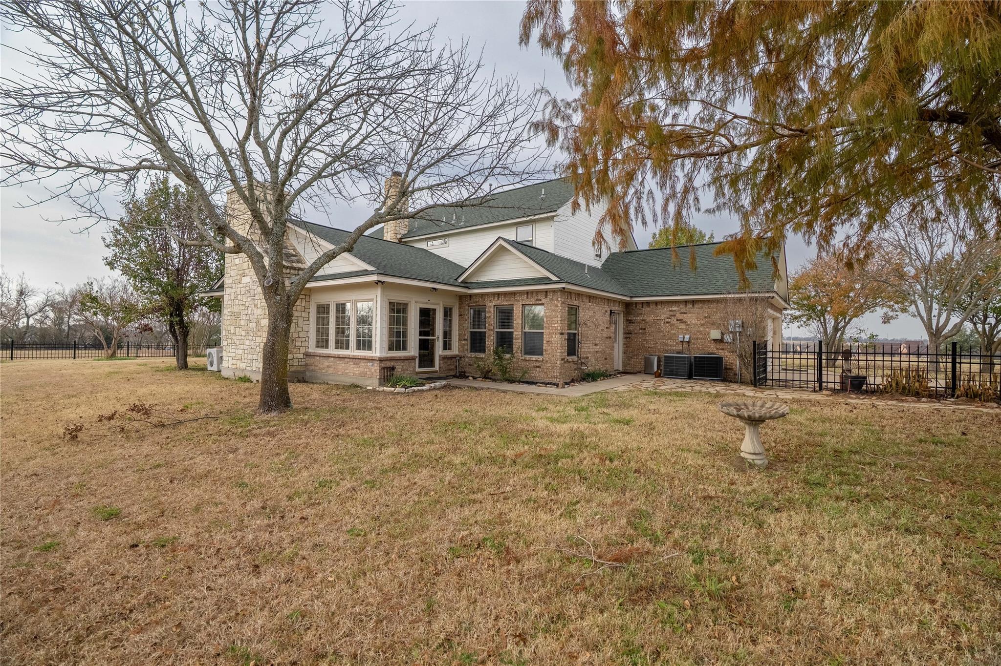 main property photo 25