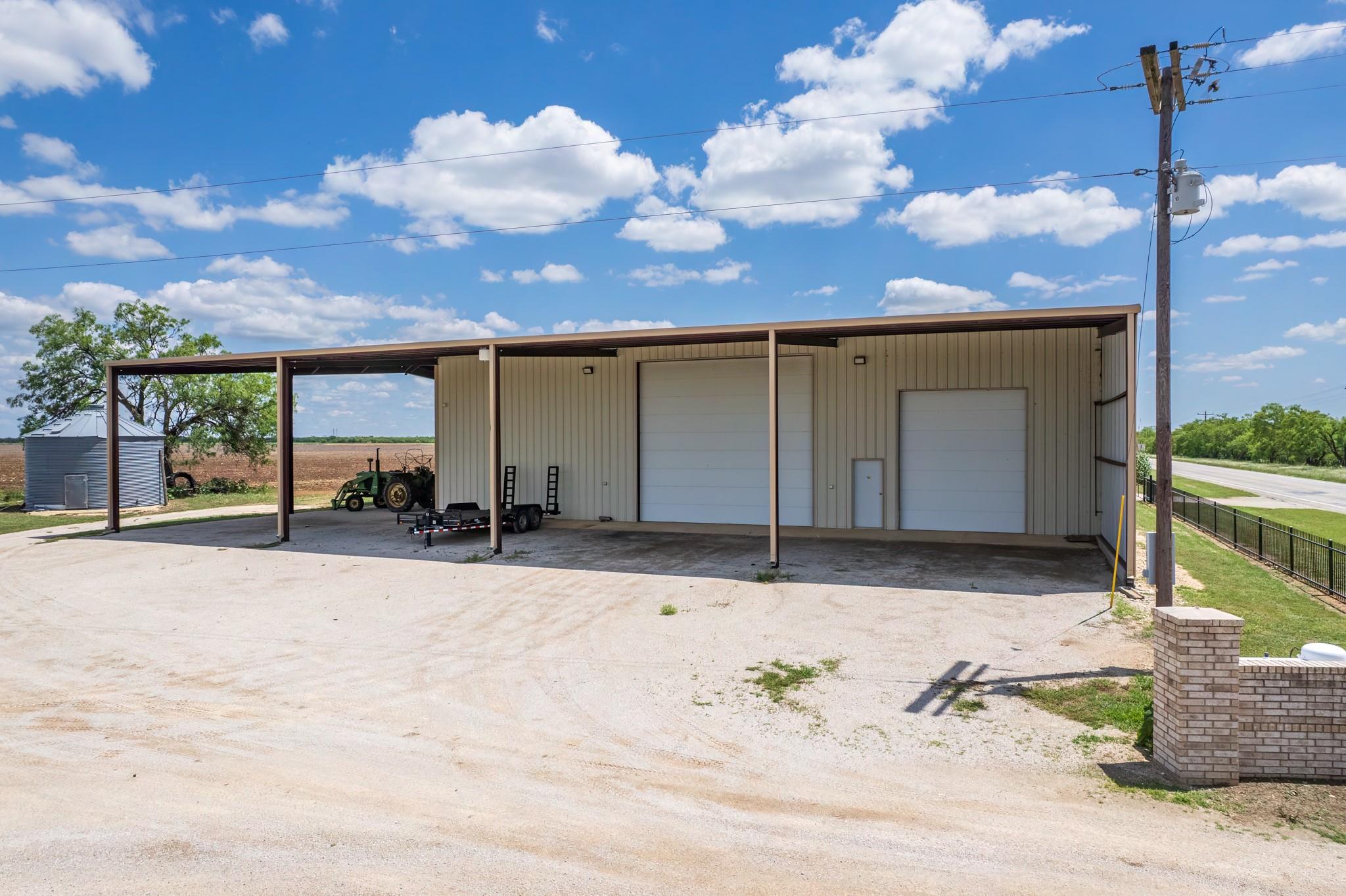 main property photo 17