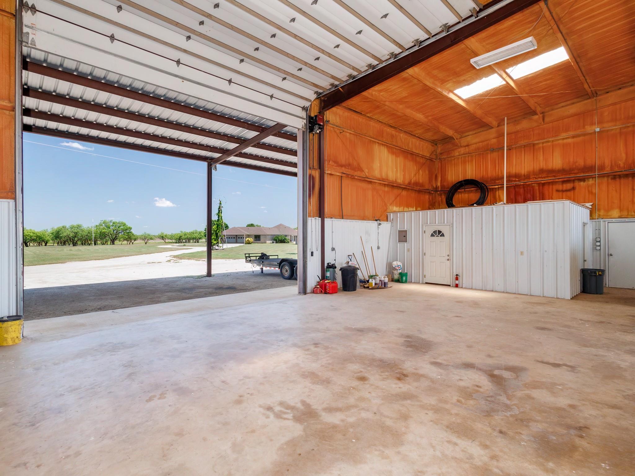 main property photo 19