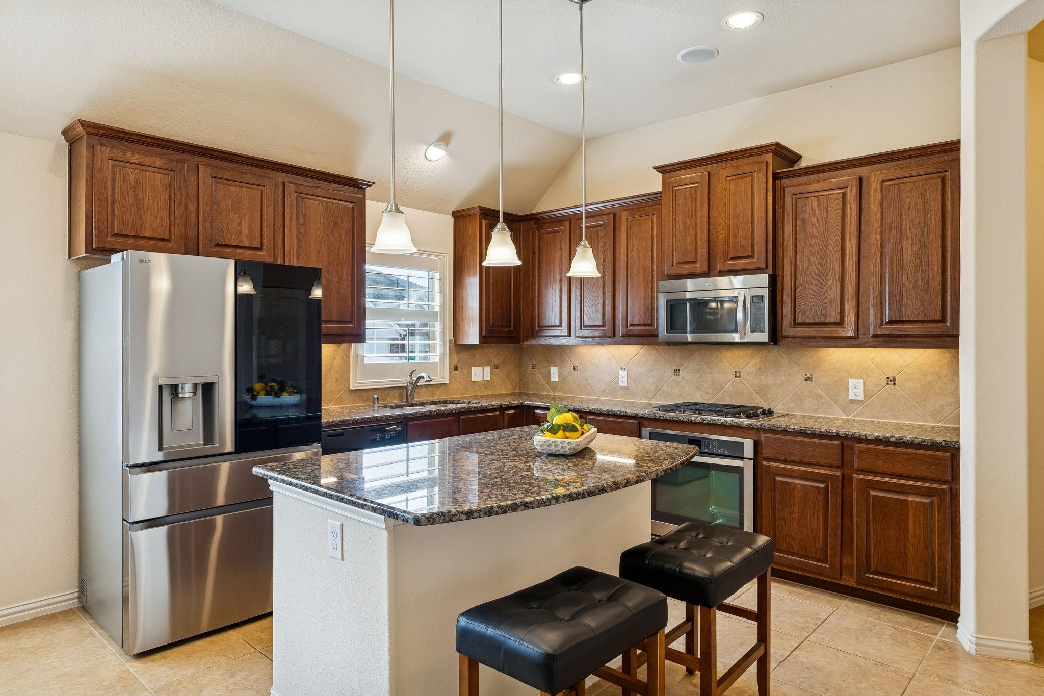 main property photo 5