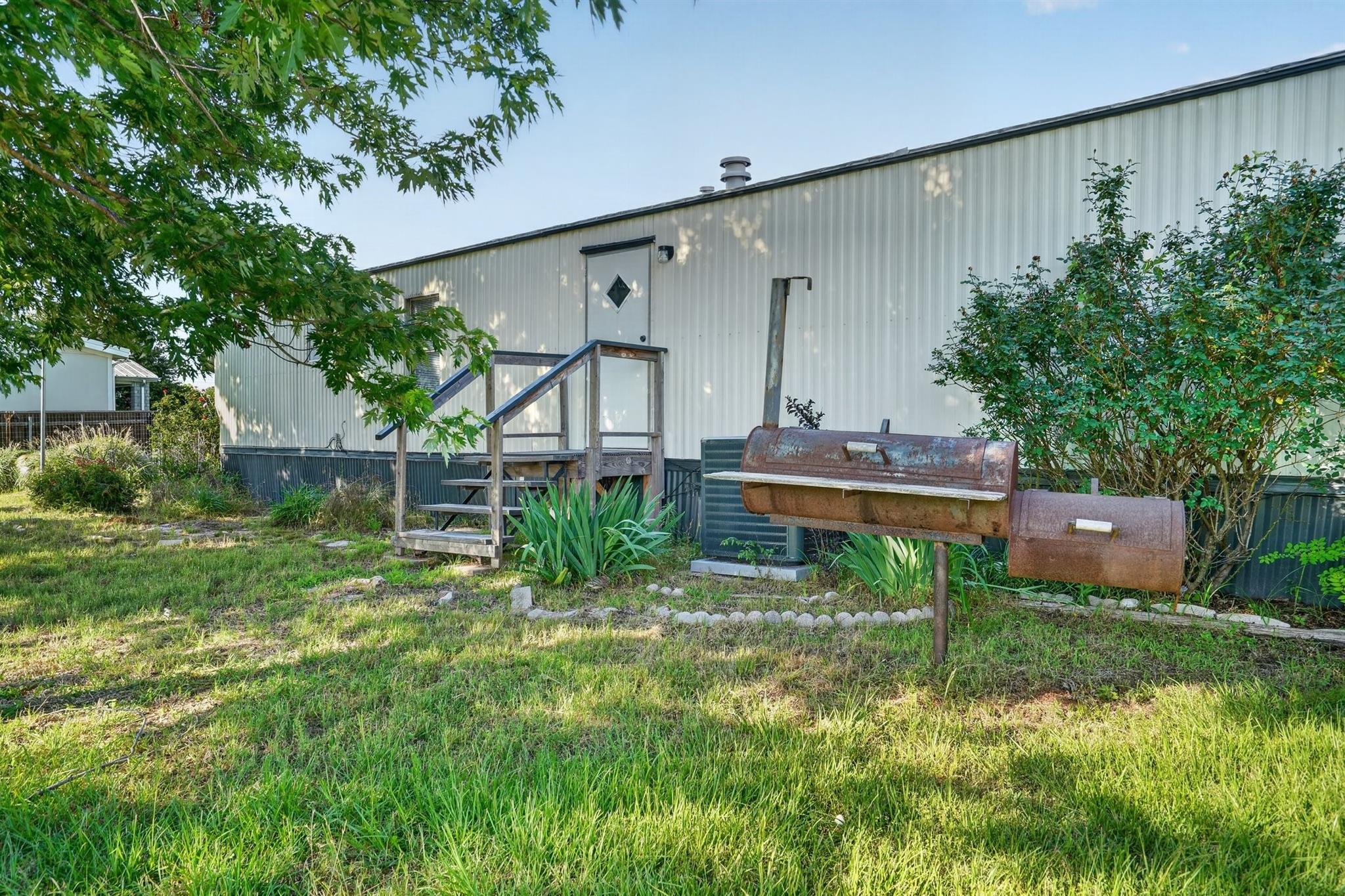 main property photo 22