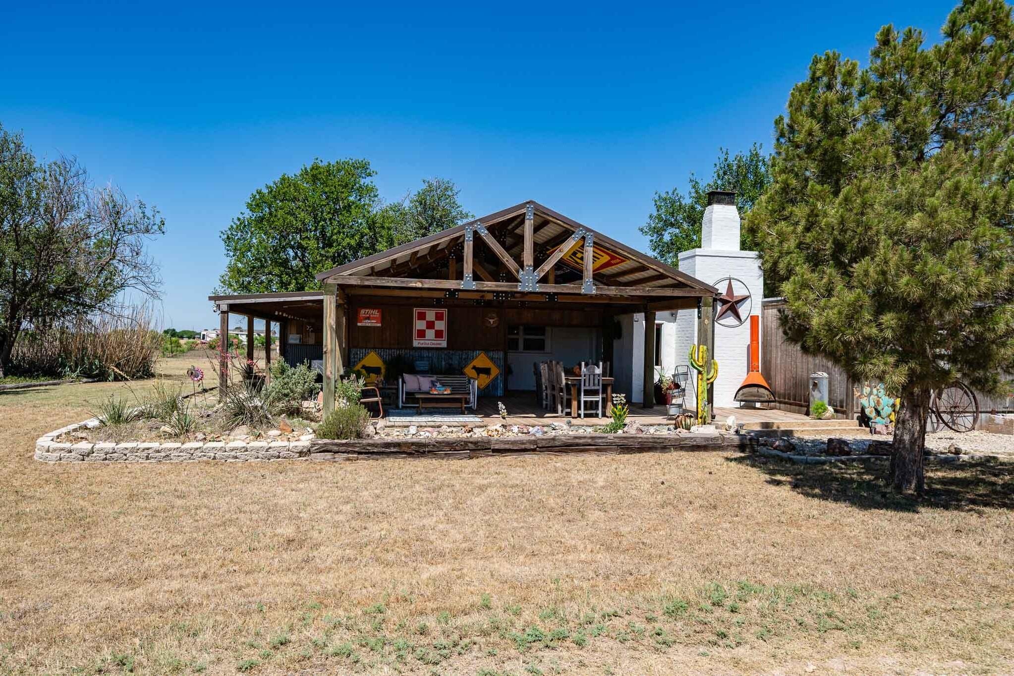 main property photo 38