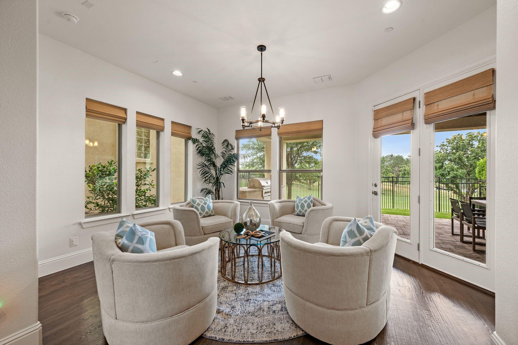 main property photo 14