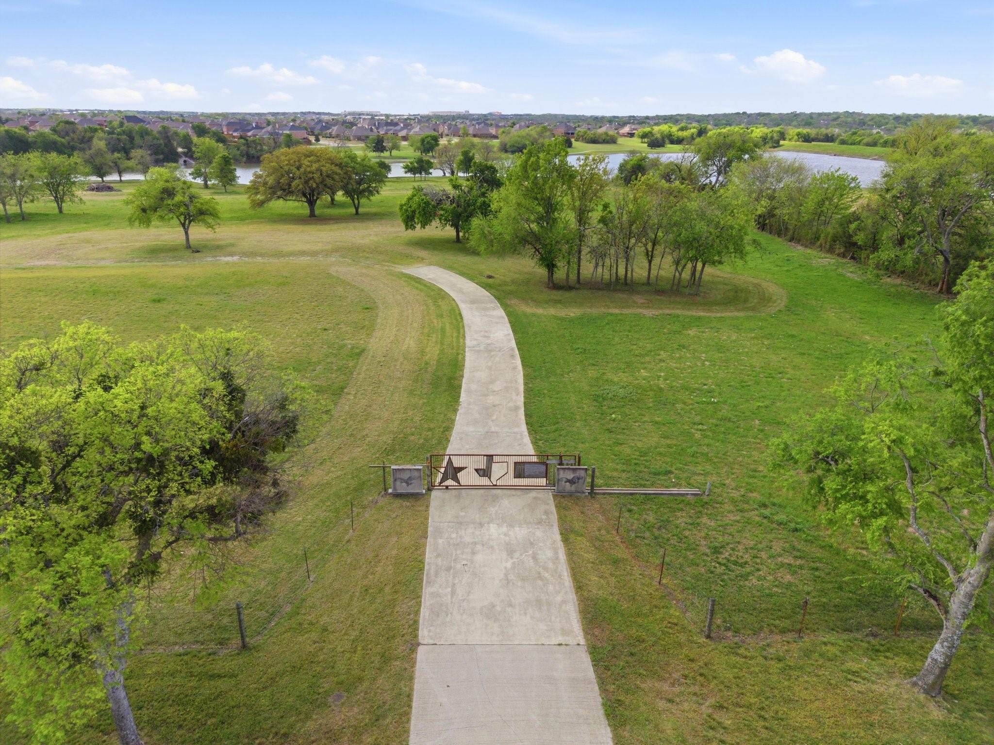 main property photo 4
