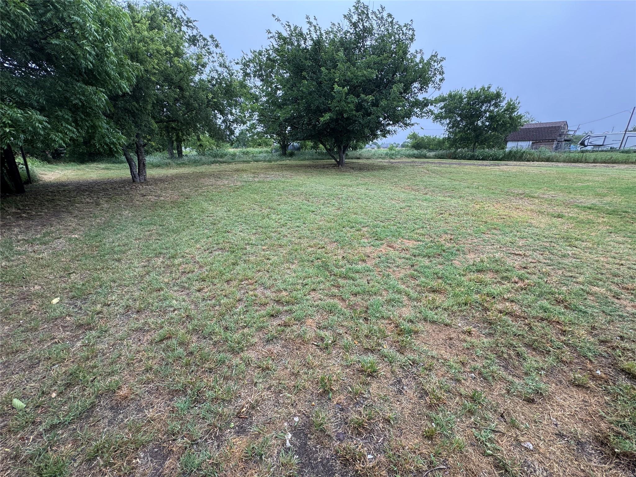 main property photo 25