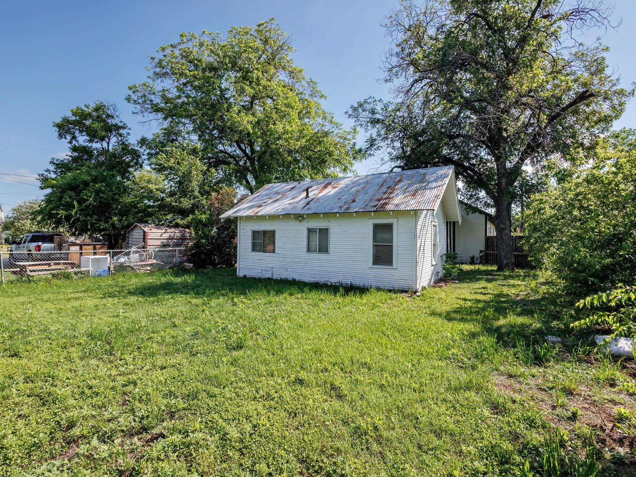 main property photo 7