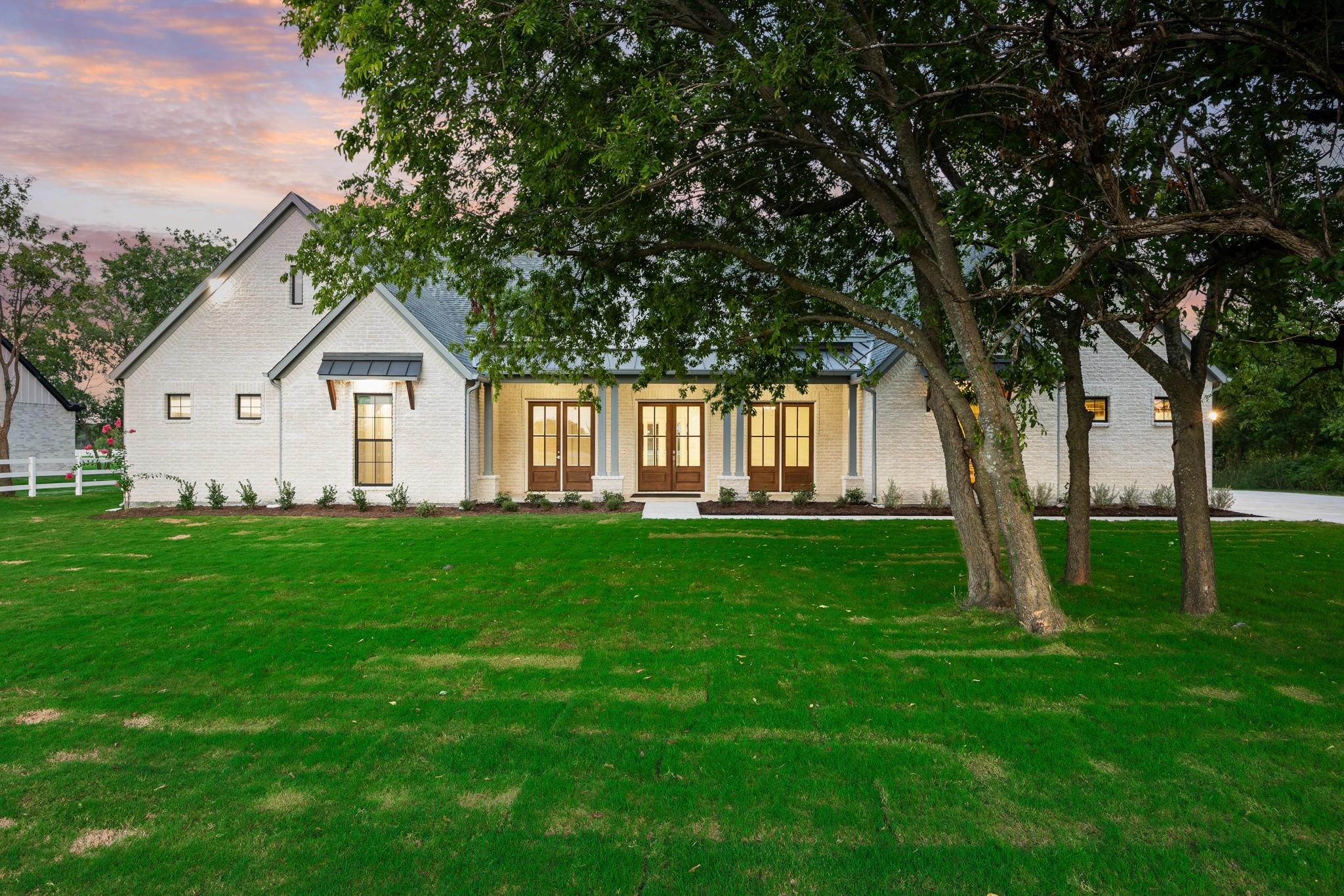 main property photo 10