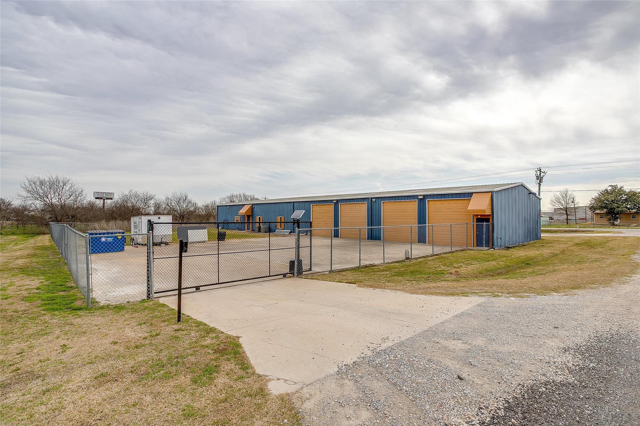 main property photo 3