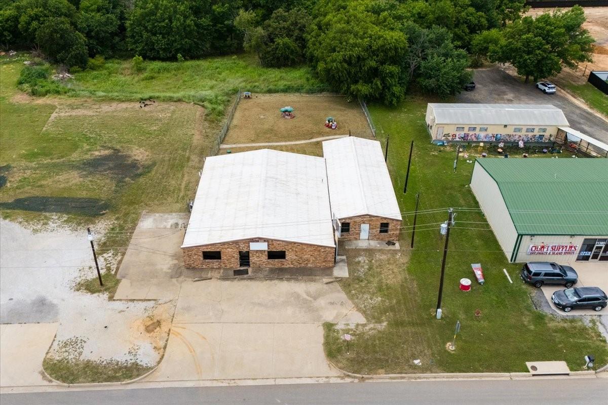 main property photo 11