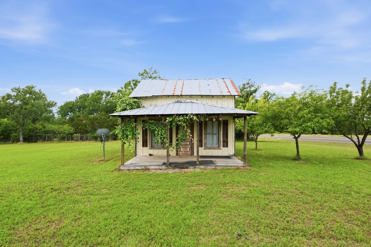main property photo 18