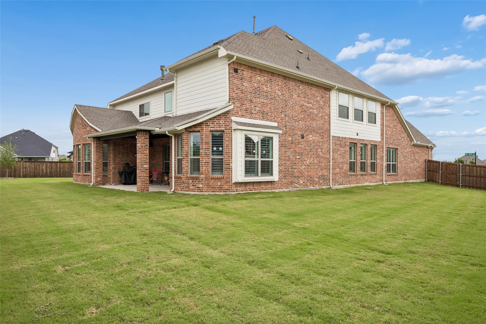 main property photo 32