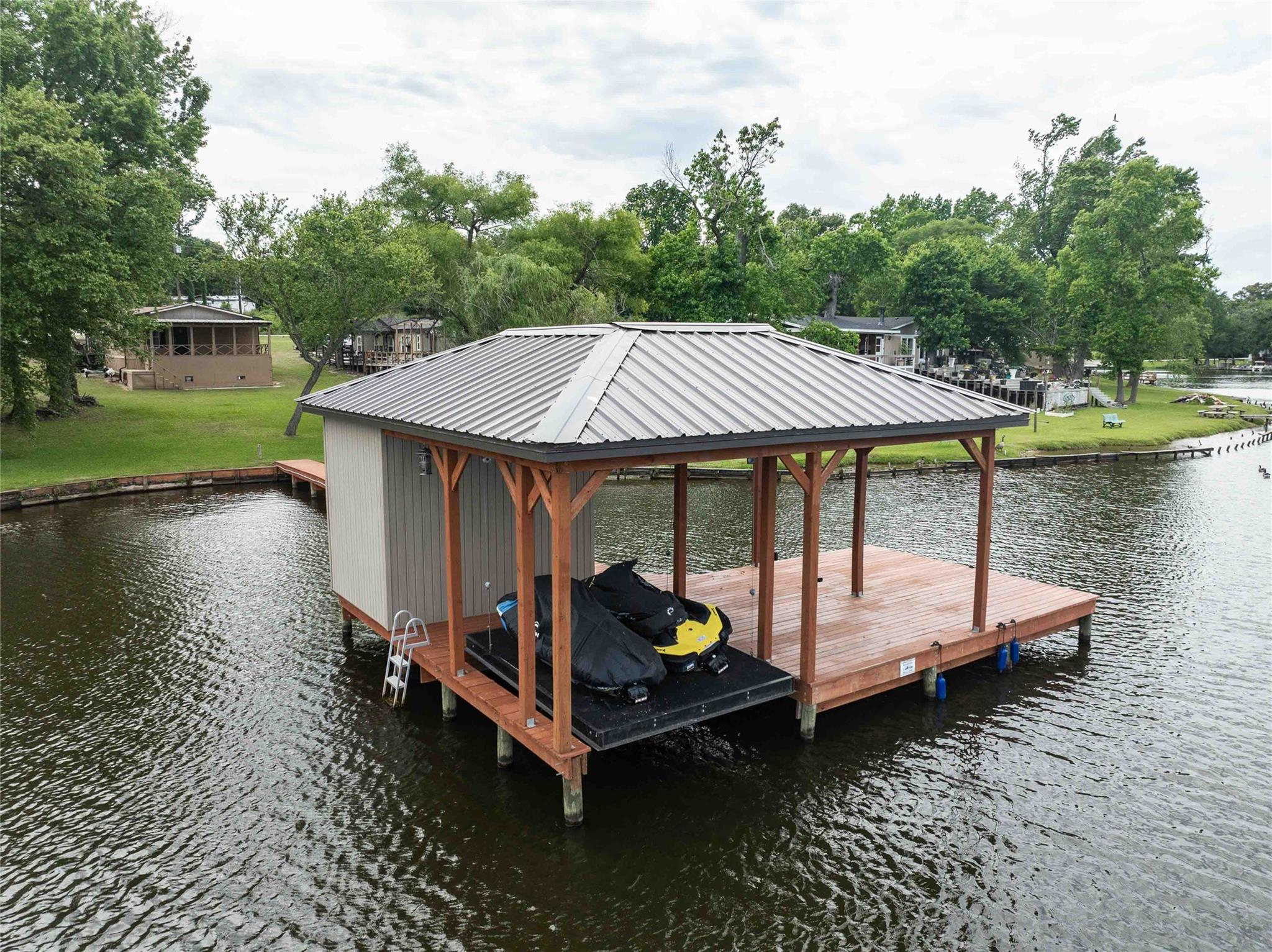 main property photo 35