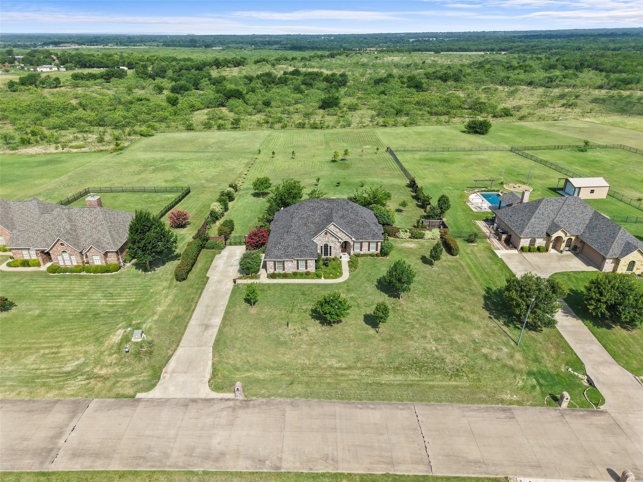 main property photo 33