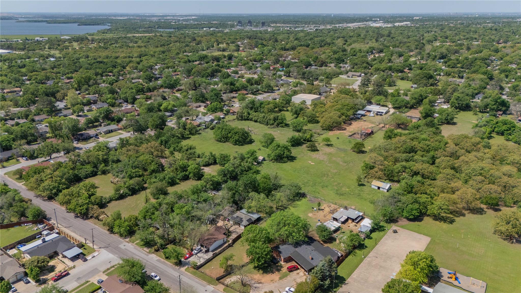 main property photo 6