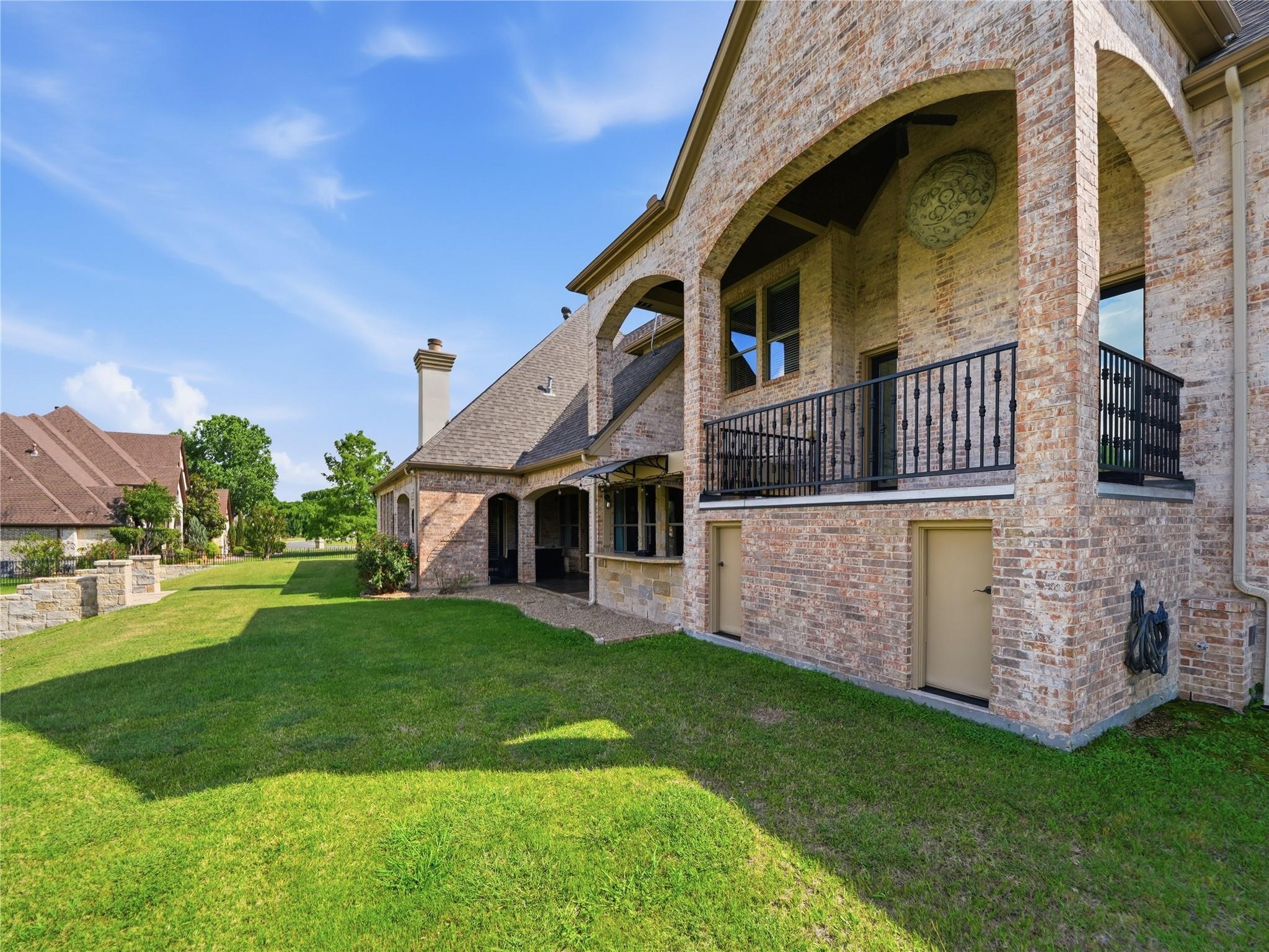 main property photo 30