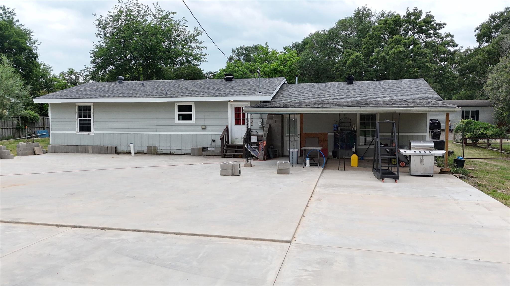 main property photo 22