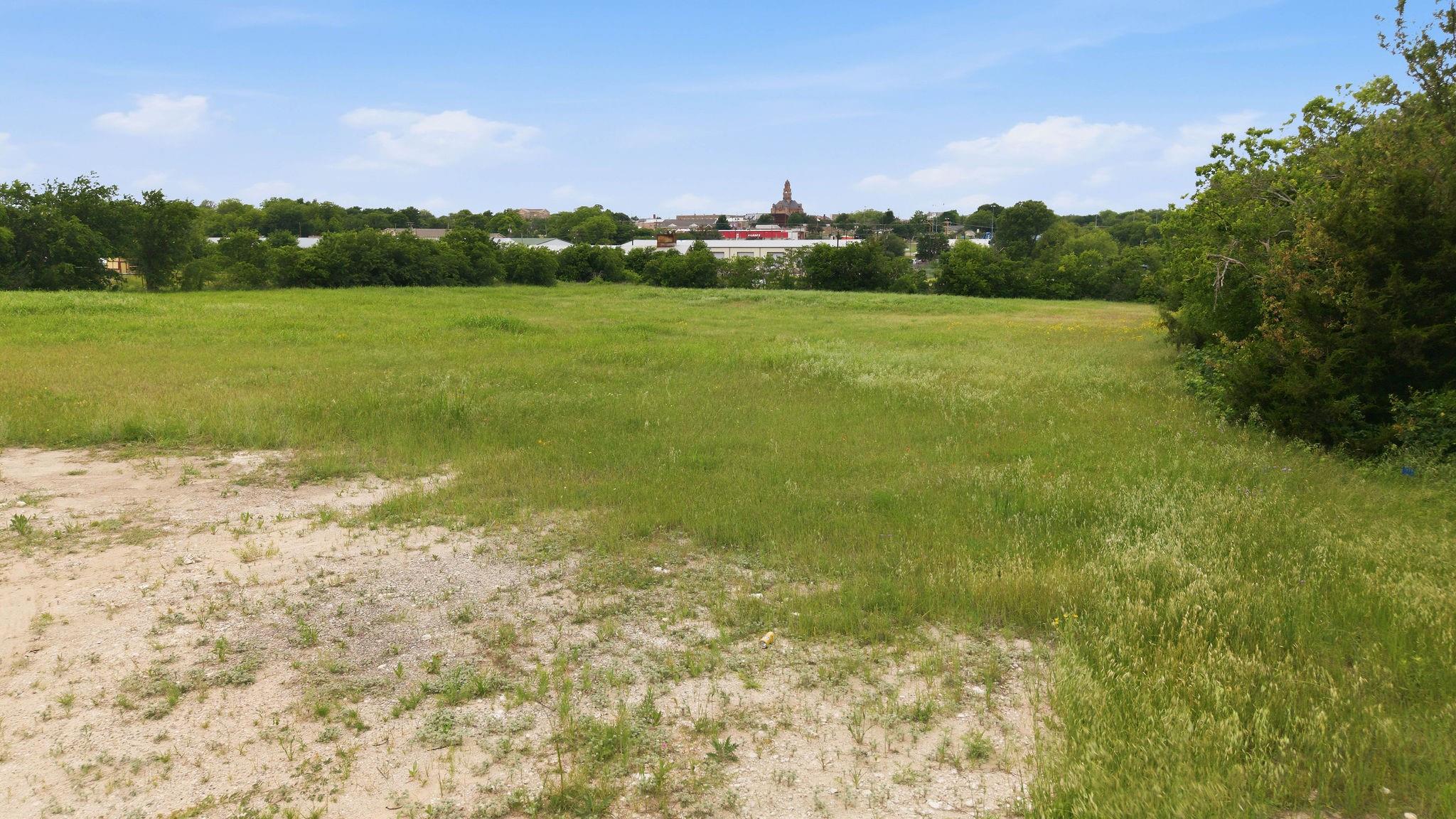 main property photo 28