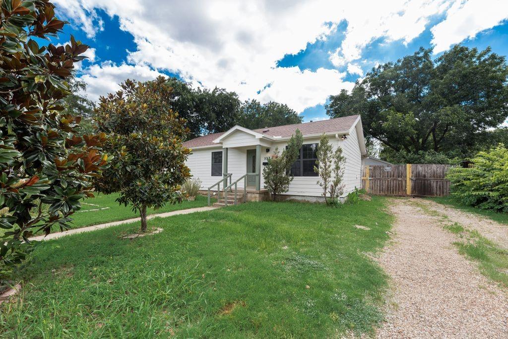 main property photo 28
