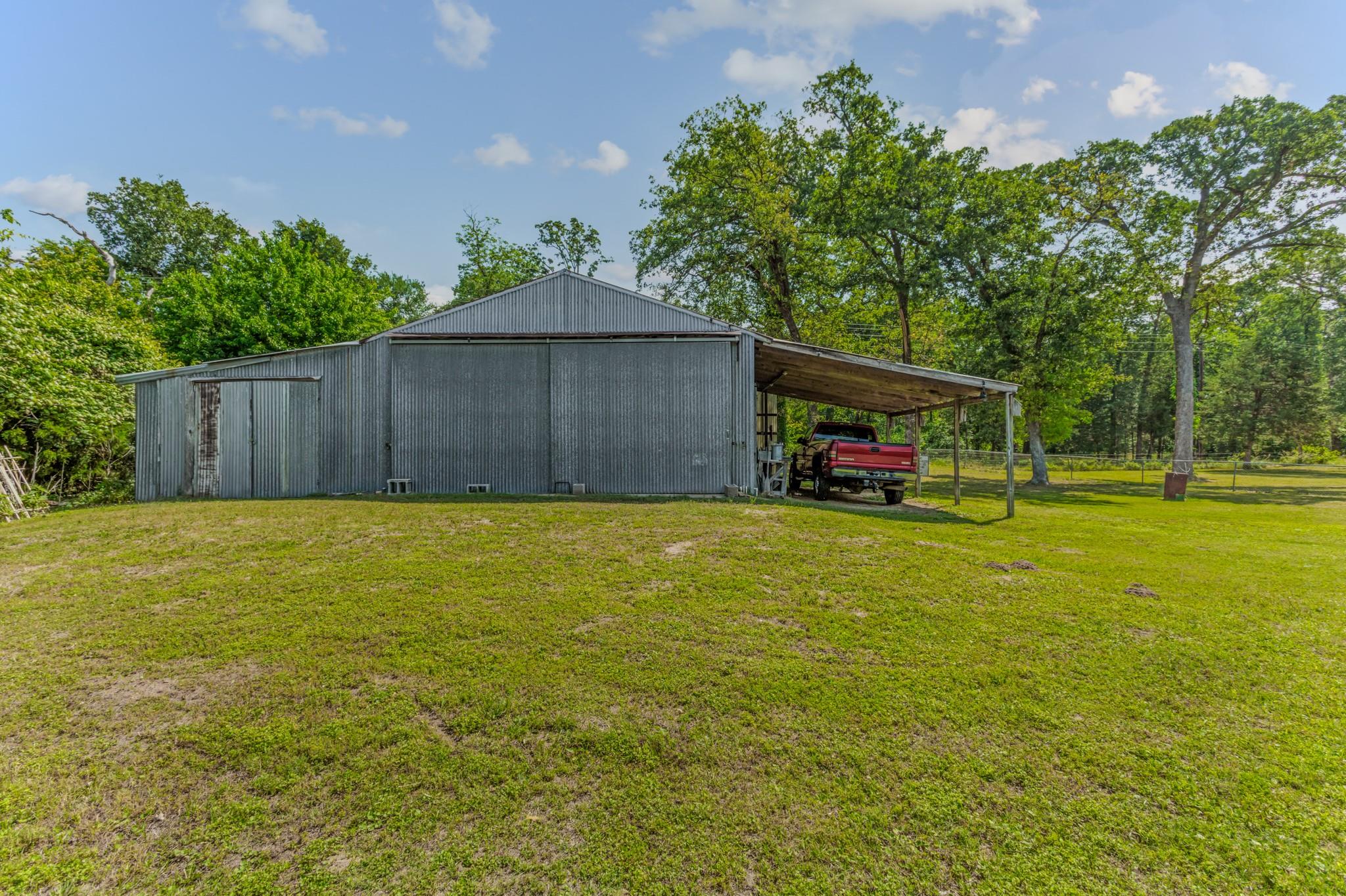 main property photo 16