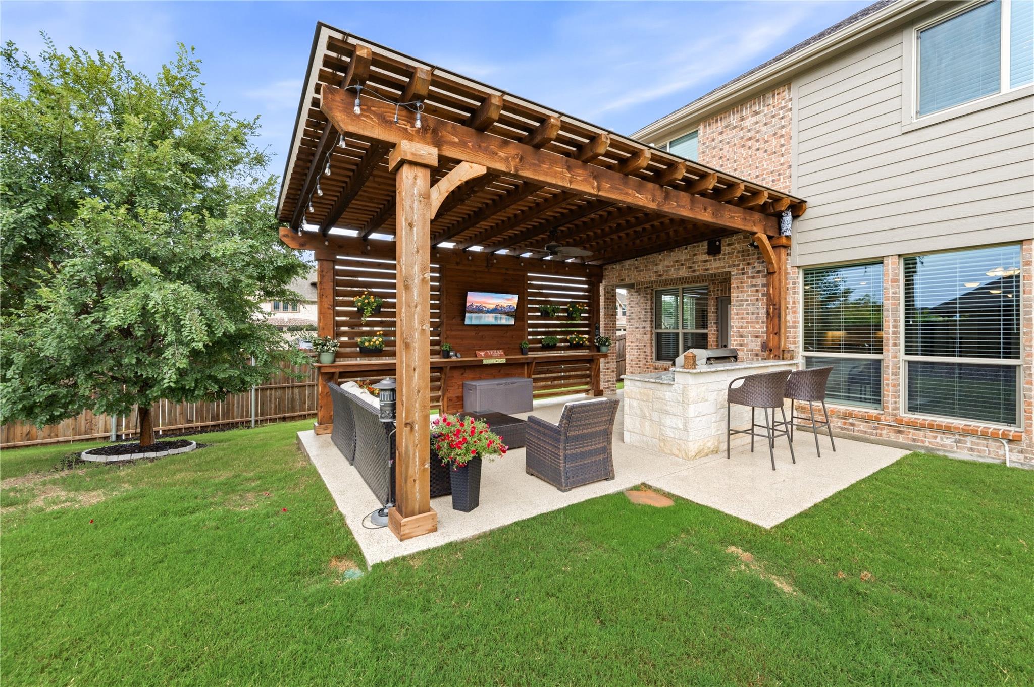 main property photo 33
