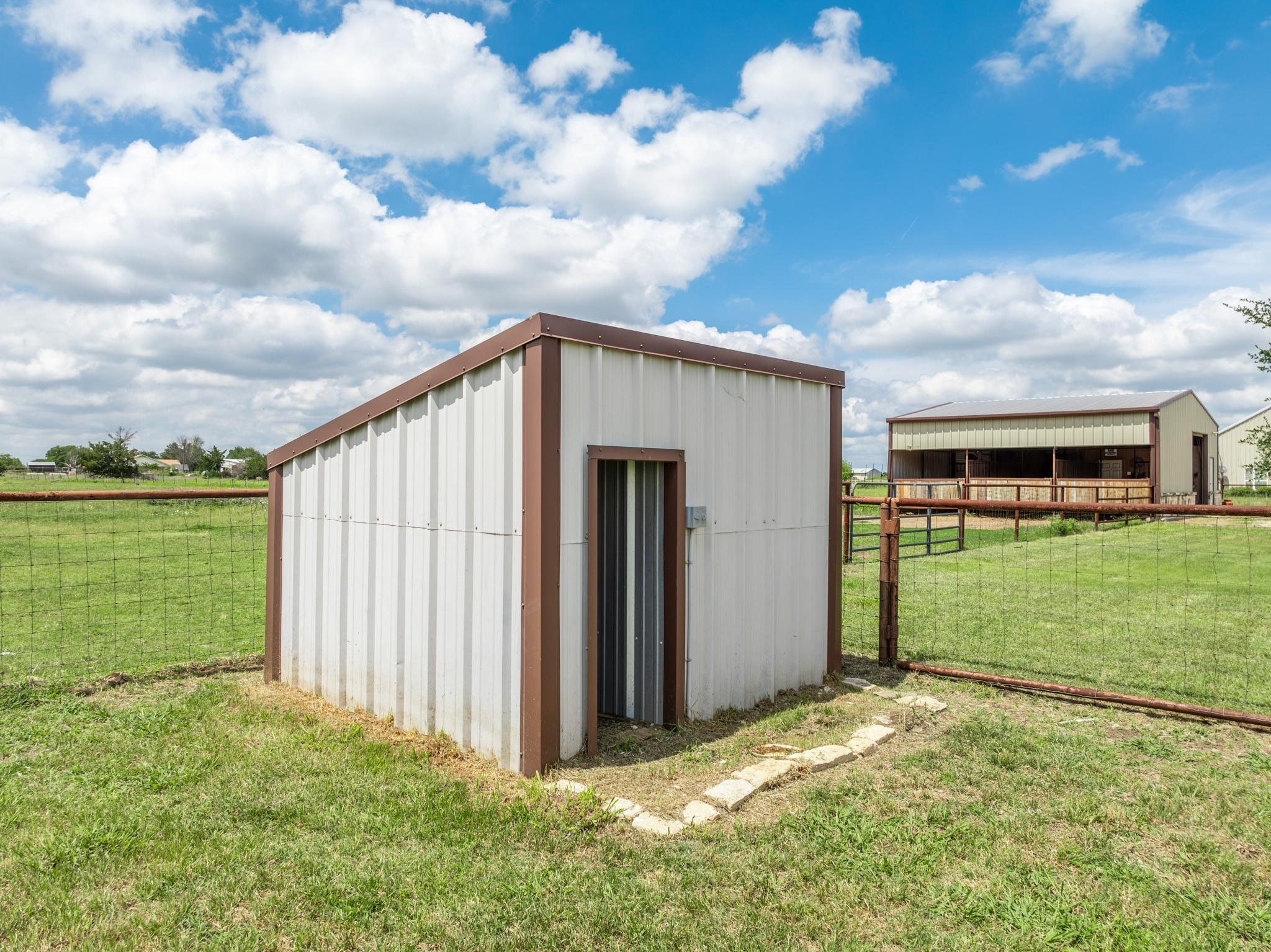 main property photo 15