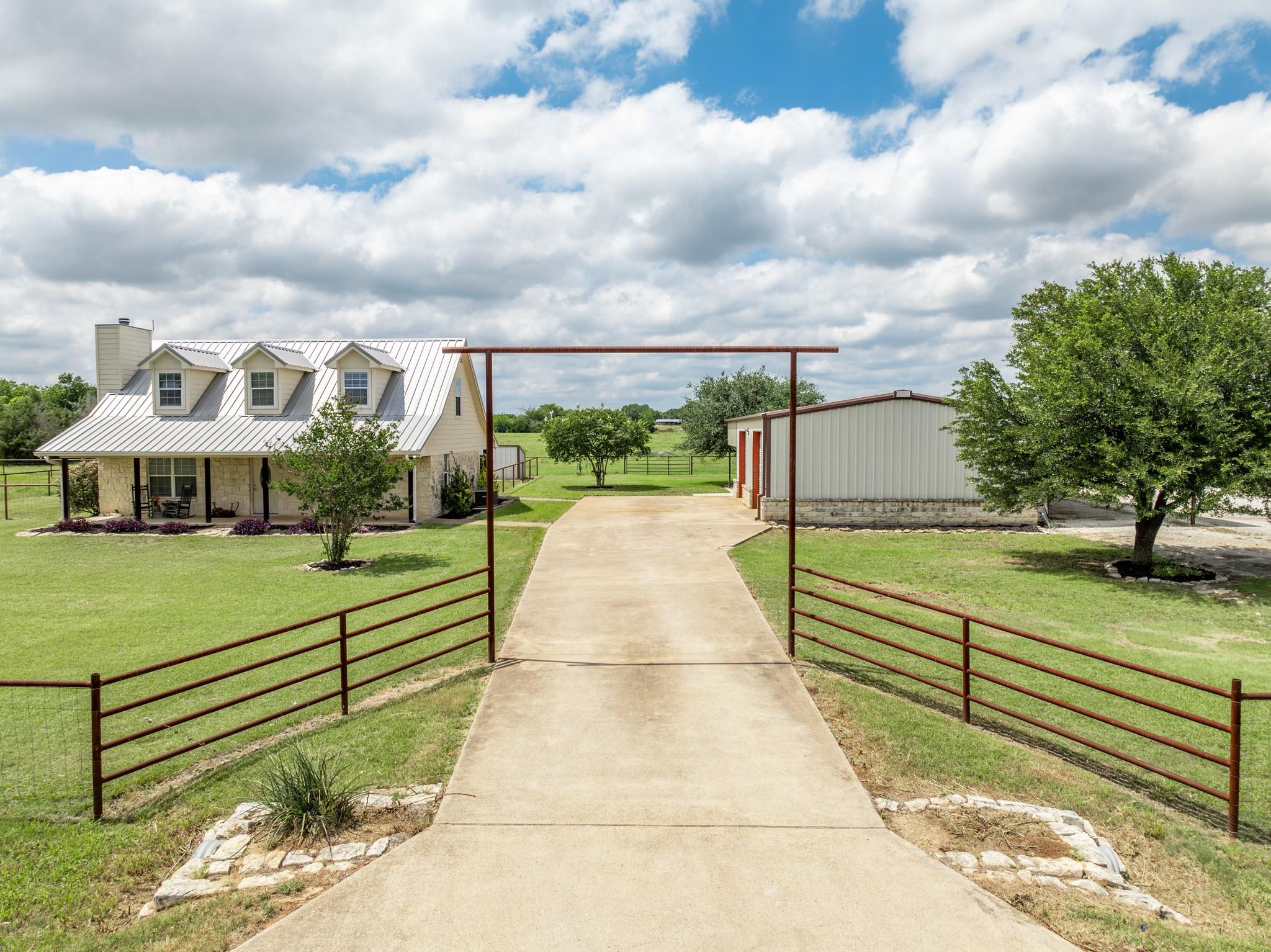 main property photo 4
