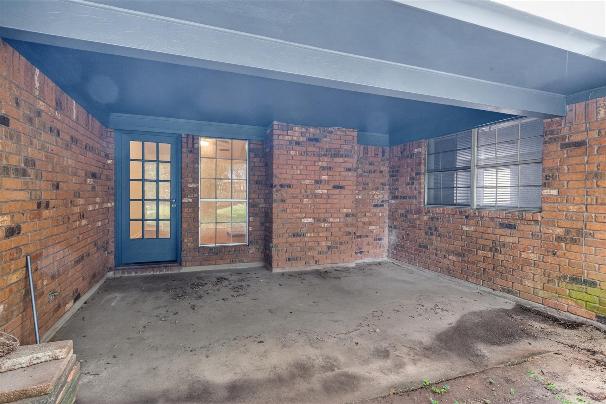 main property photo 28