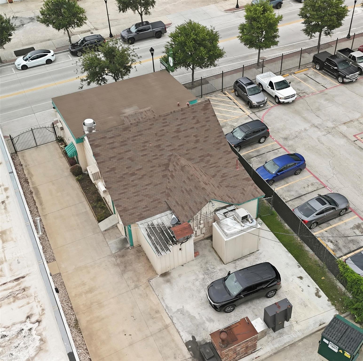 main property photo 13