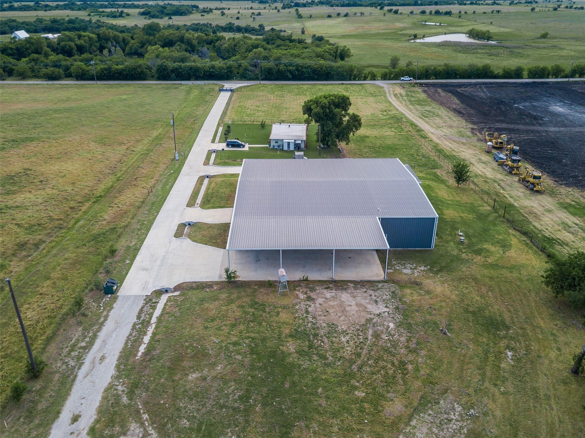 main property photo 4