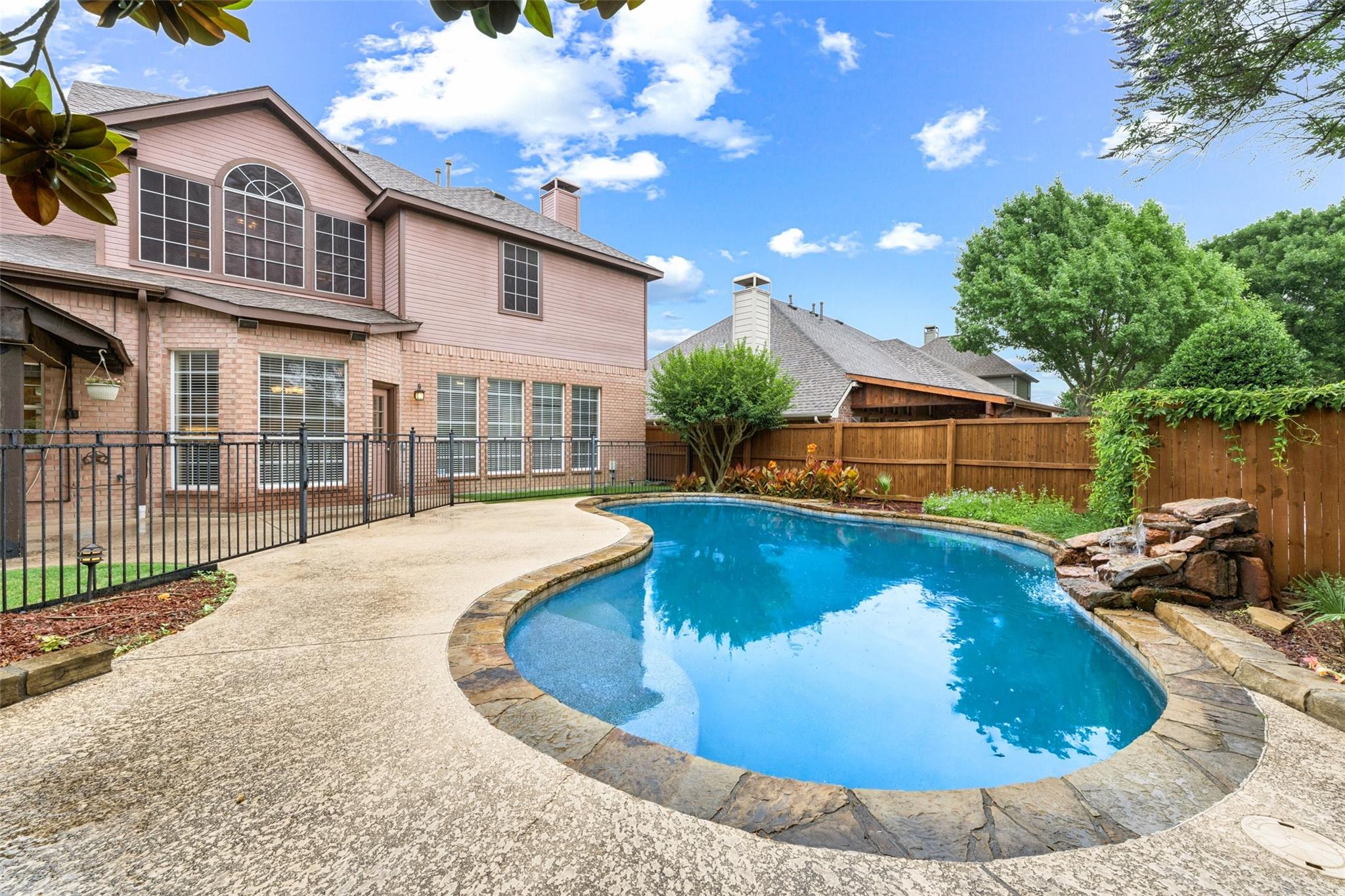 main property photo 39
