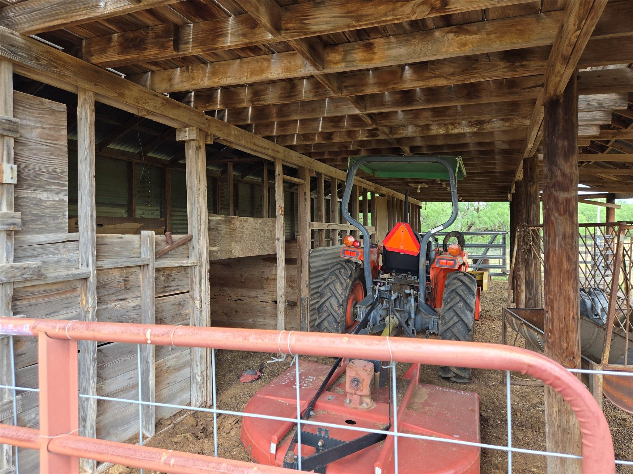 main property photo 11