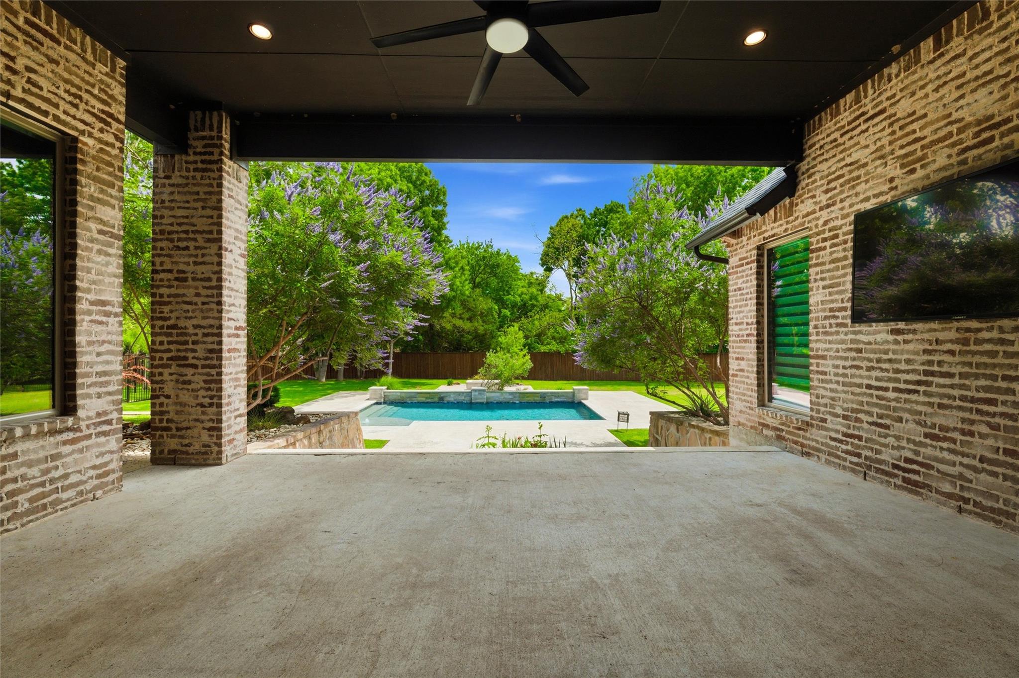 main property photo 37