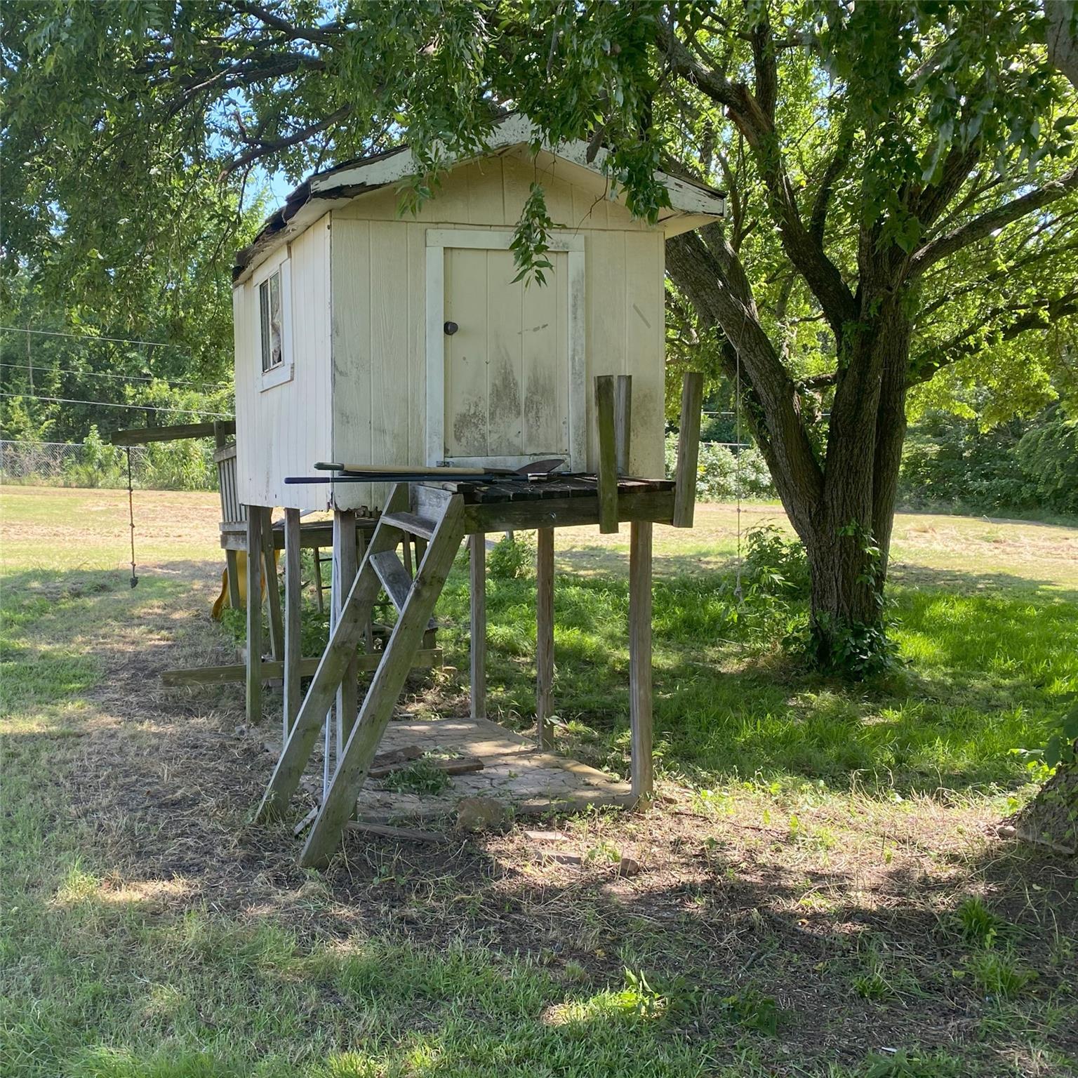 main property photo 14