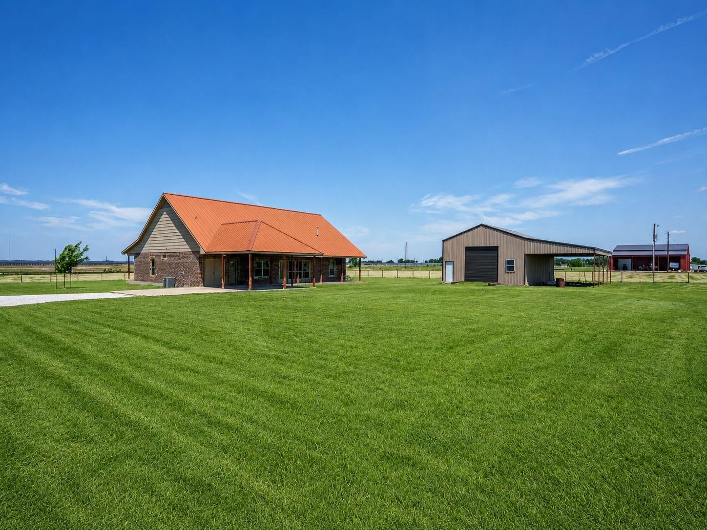 main property photo 4