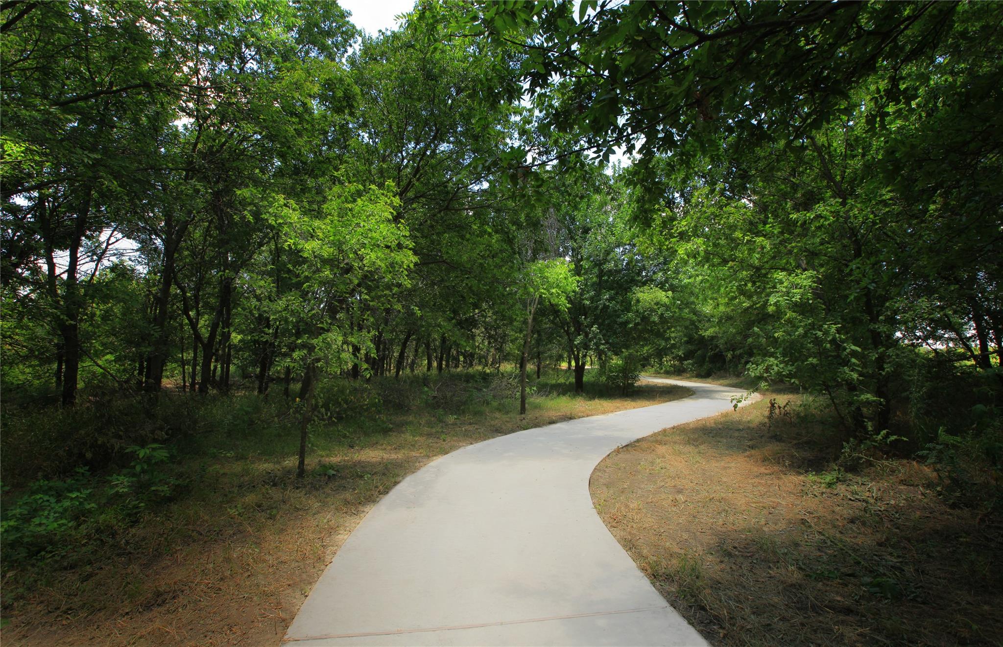 main property photo 25