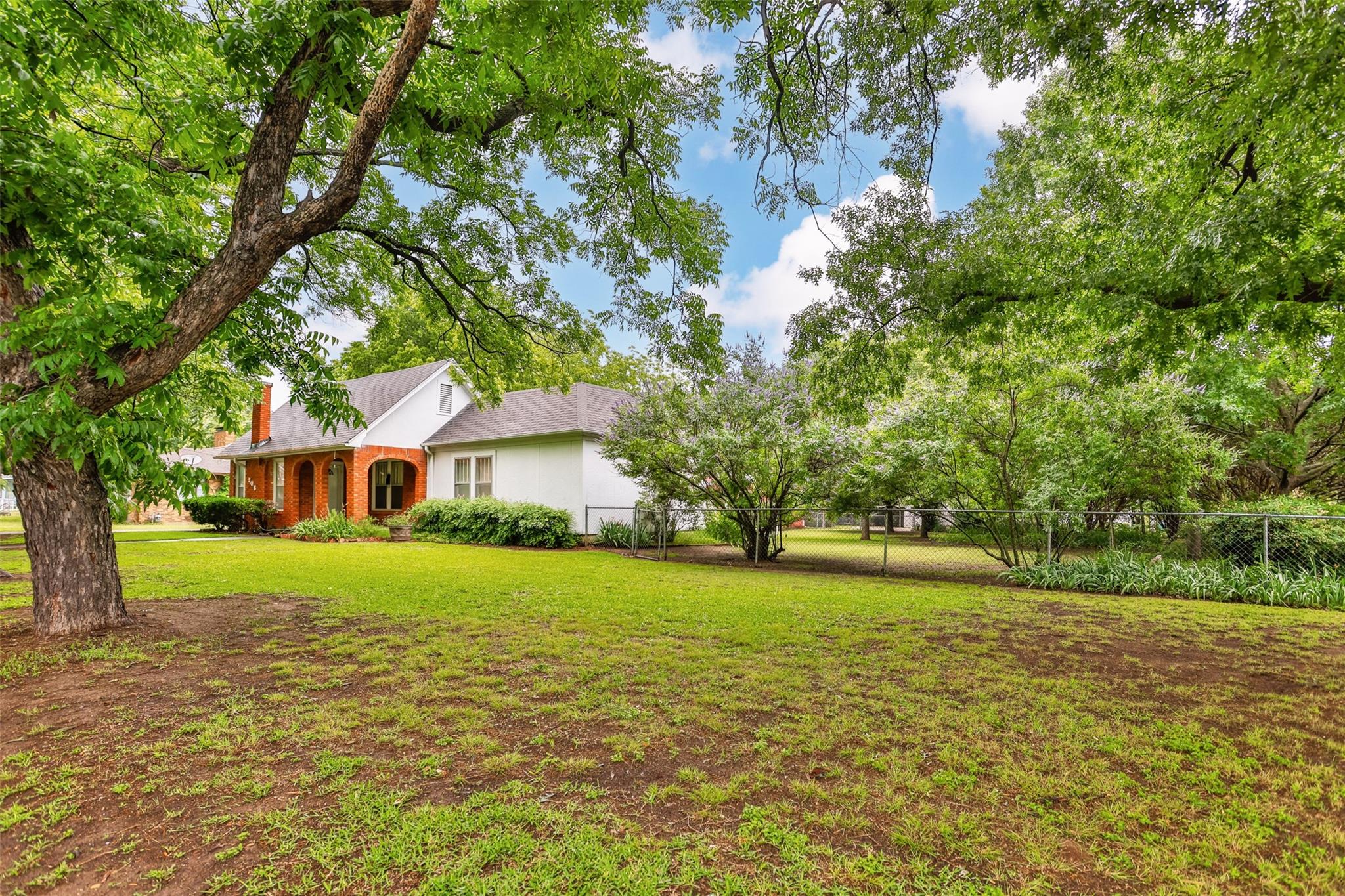main property photo 32