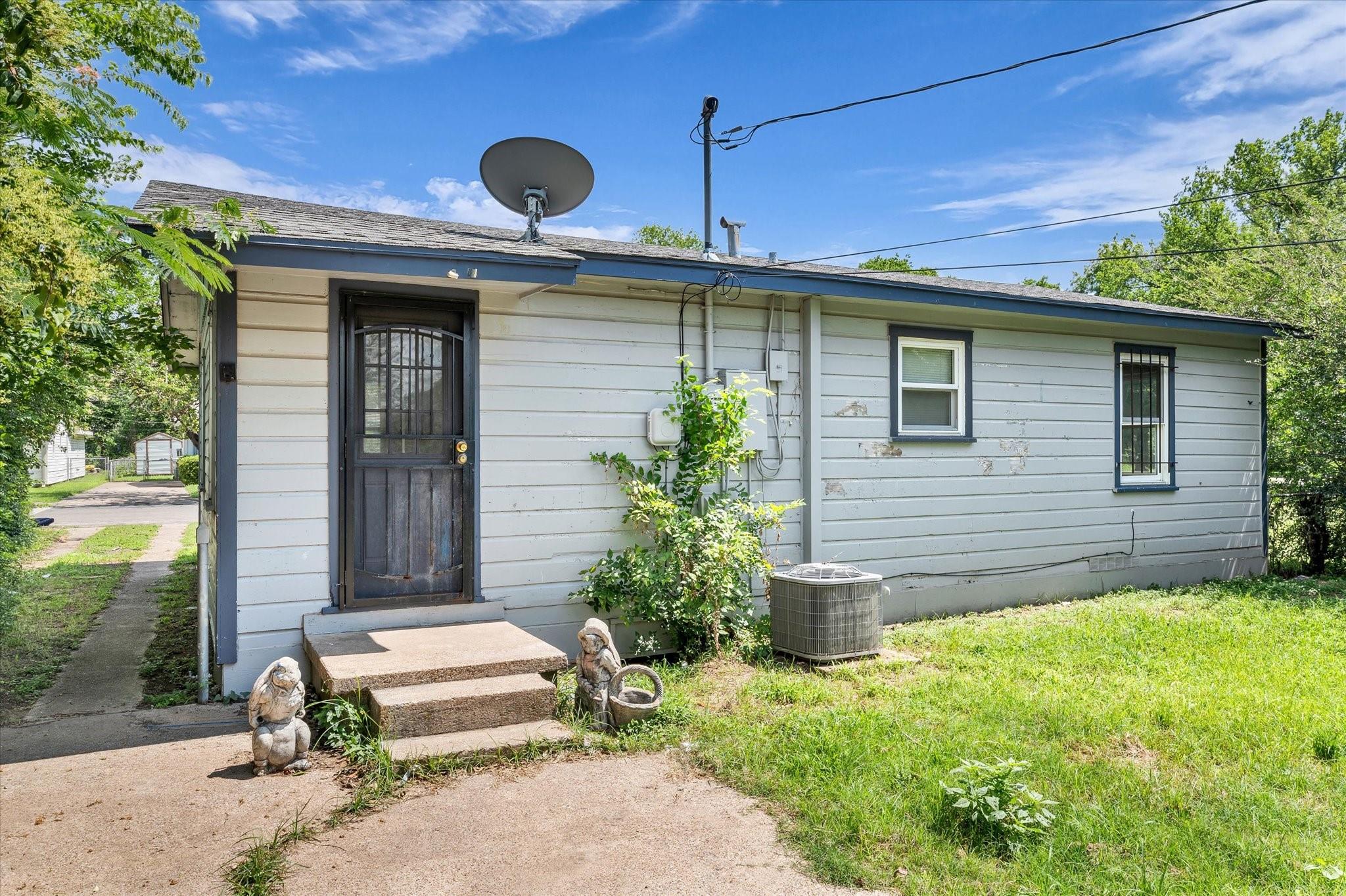 main property photo 17