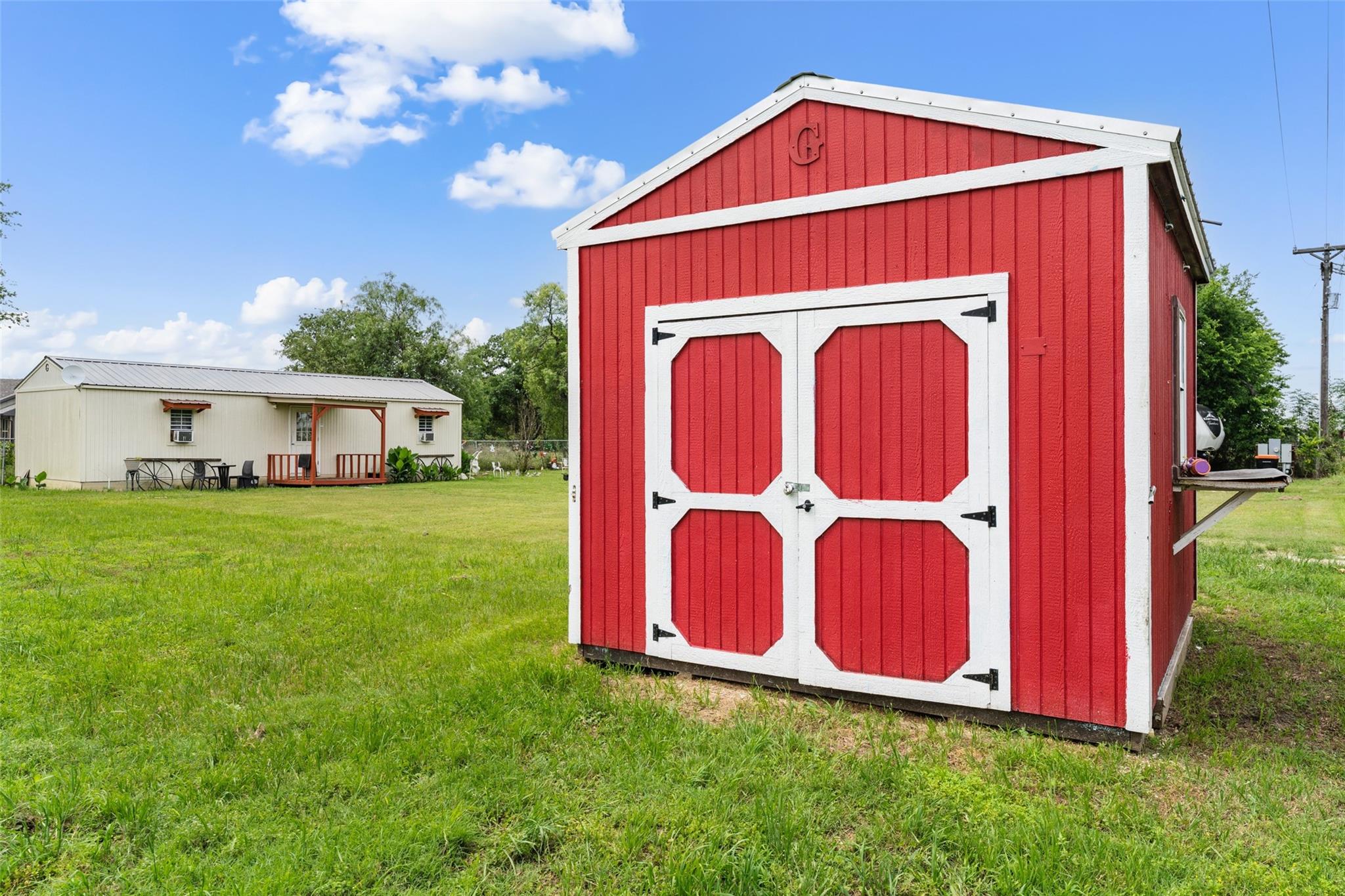 main property photo 30