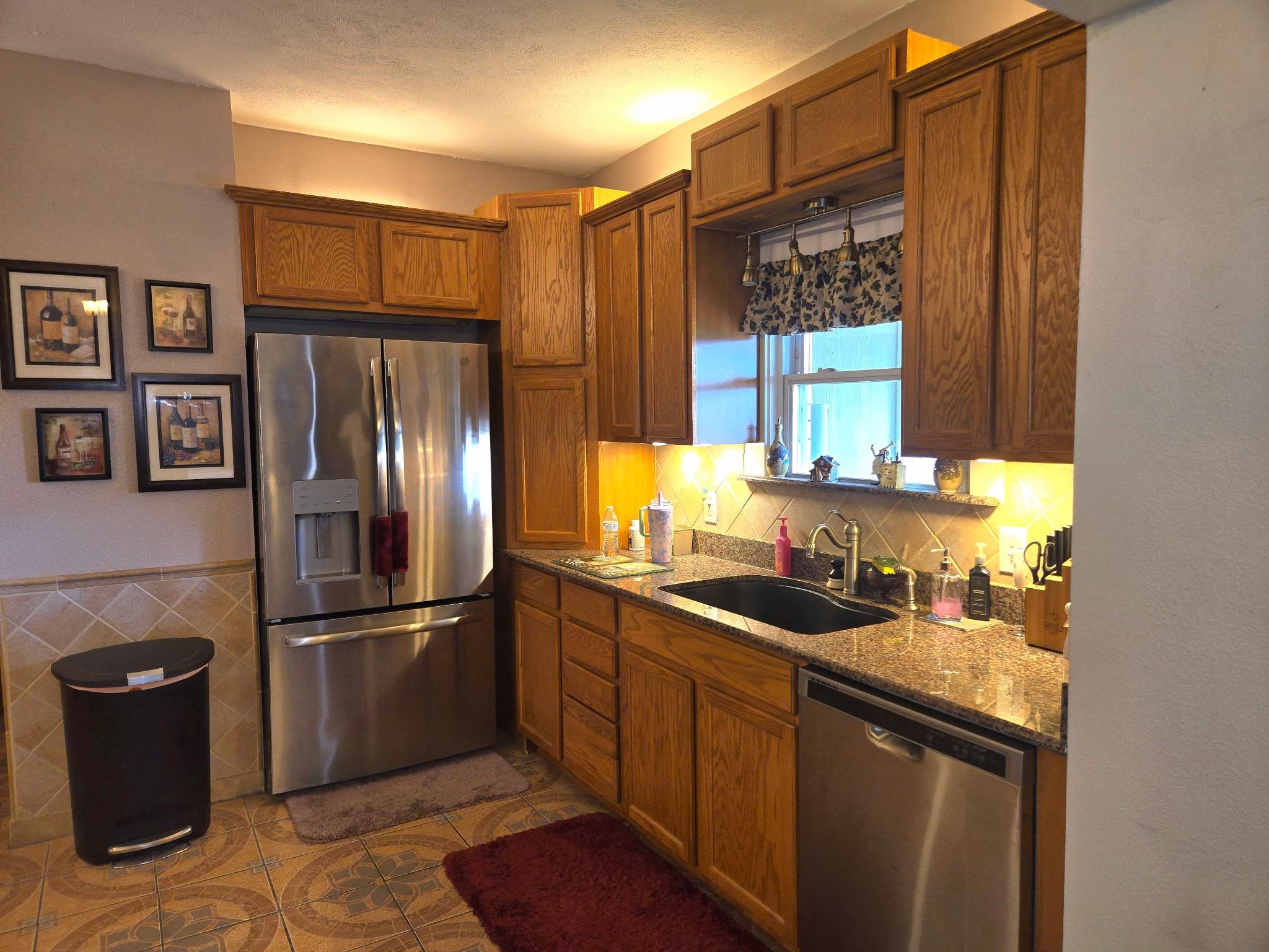 main property photo 8