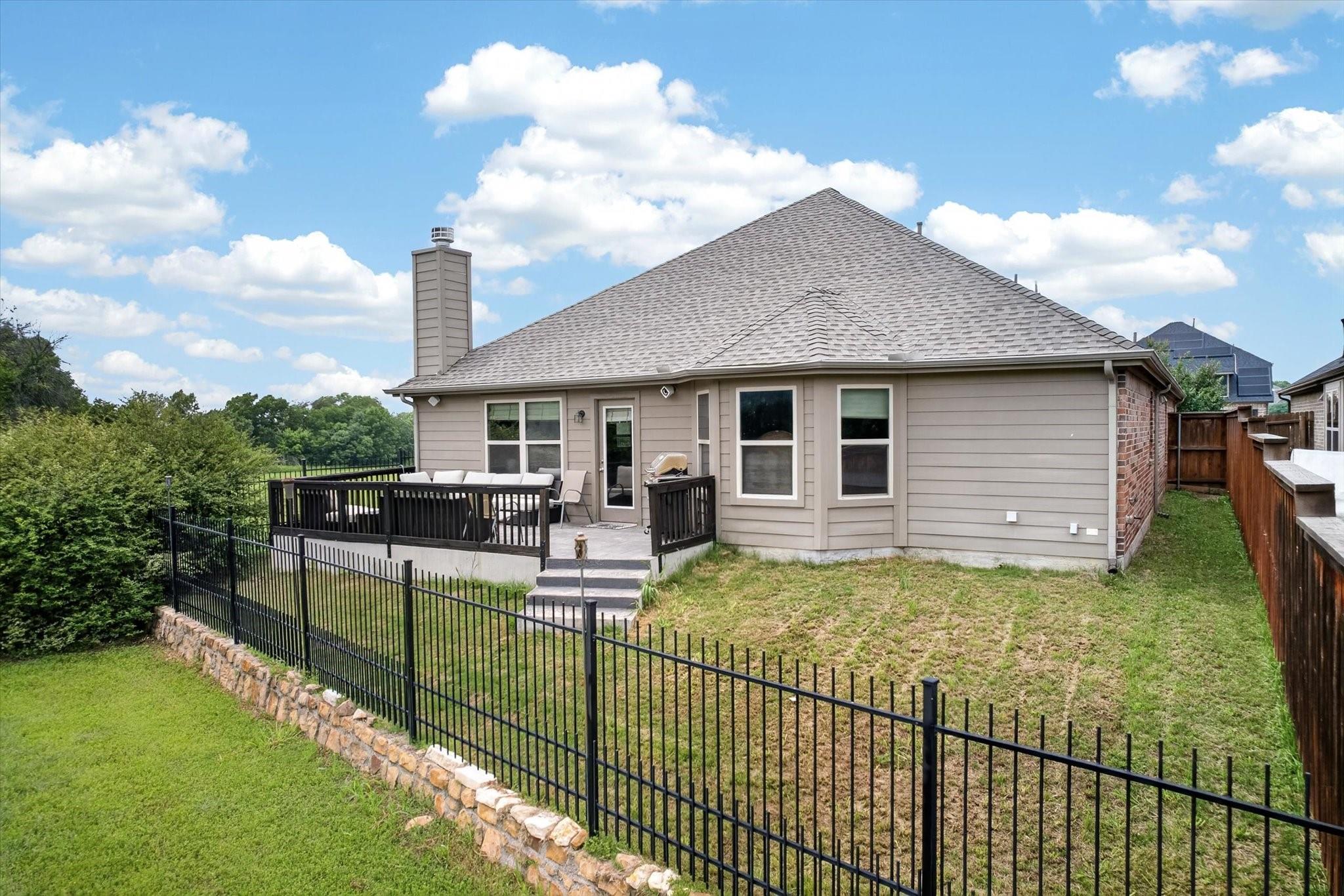 main property photo 29