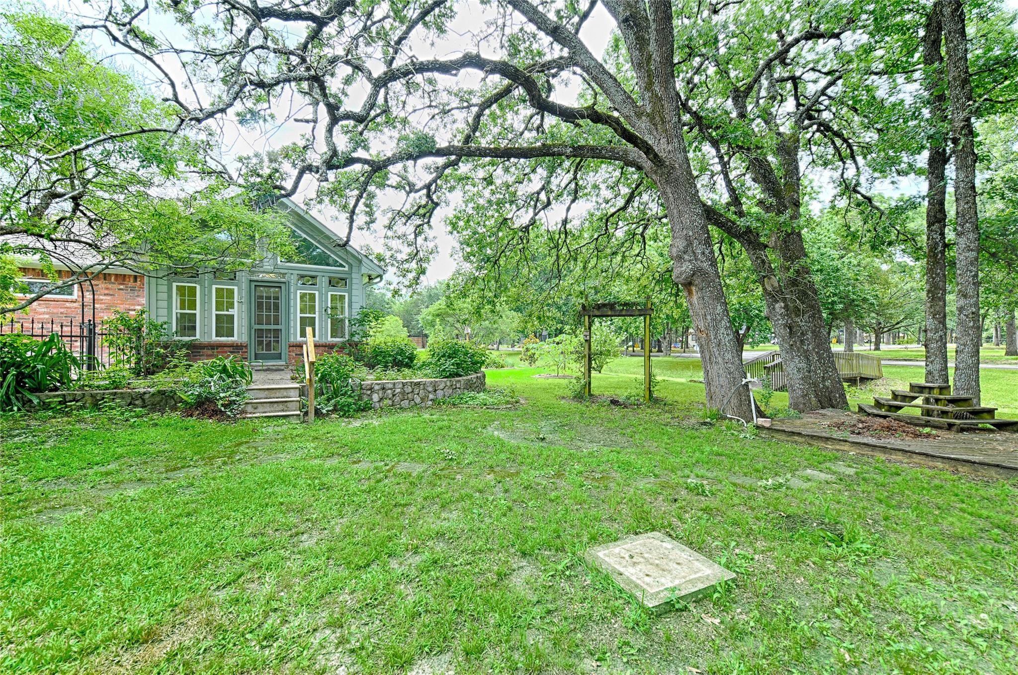 main property photo 35