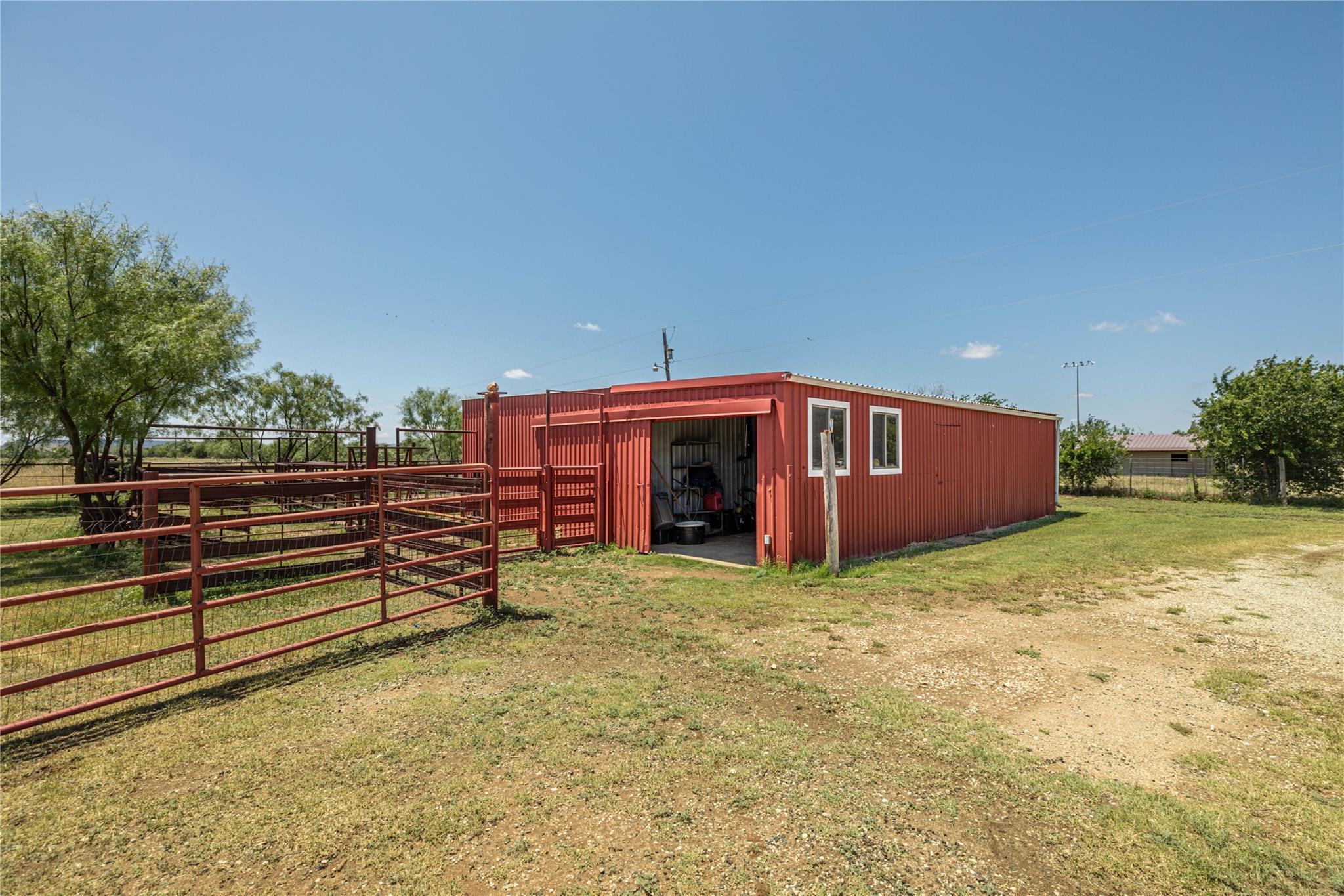 main property photo 33