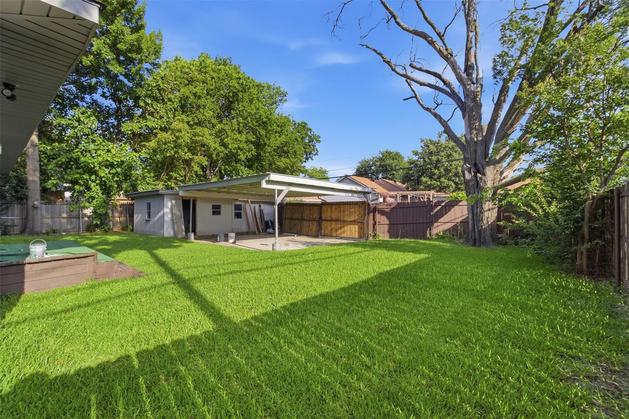 main property photo 36