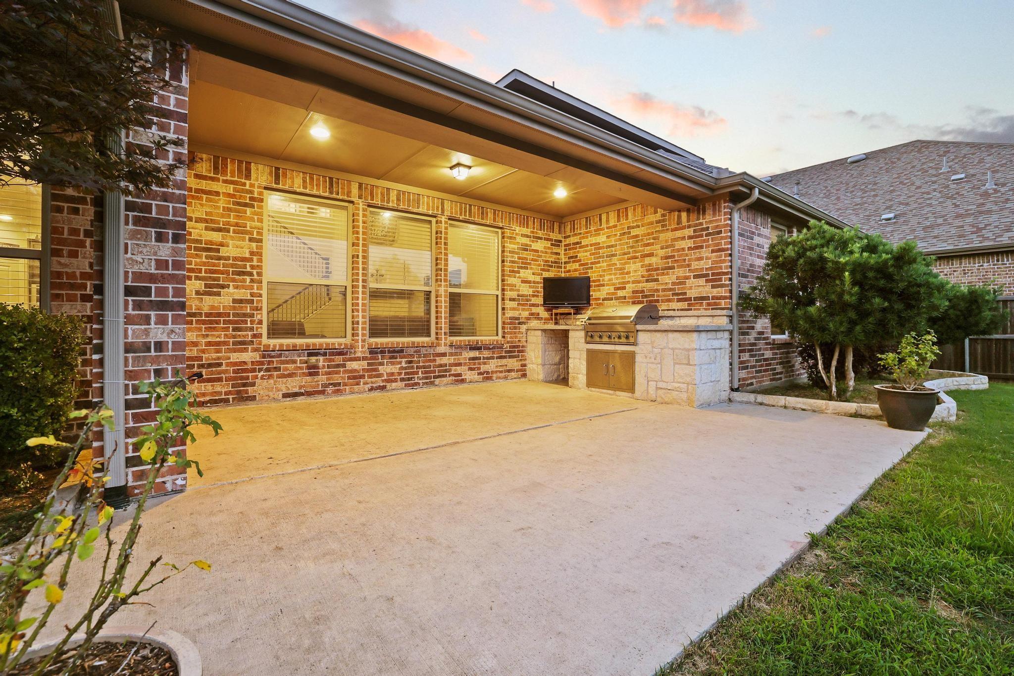 main property photo 35