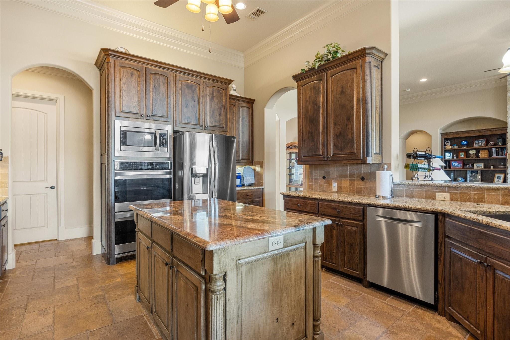 main property photo 13