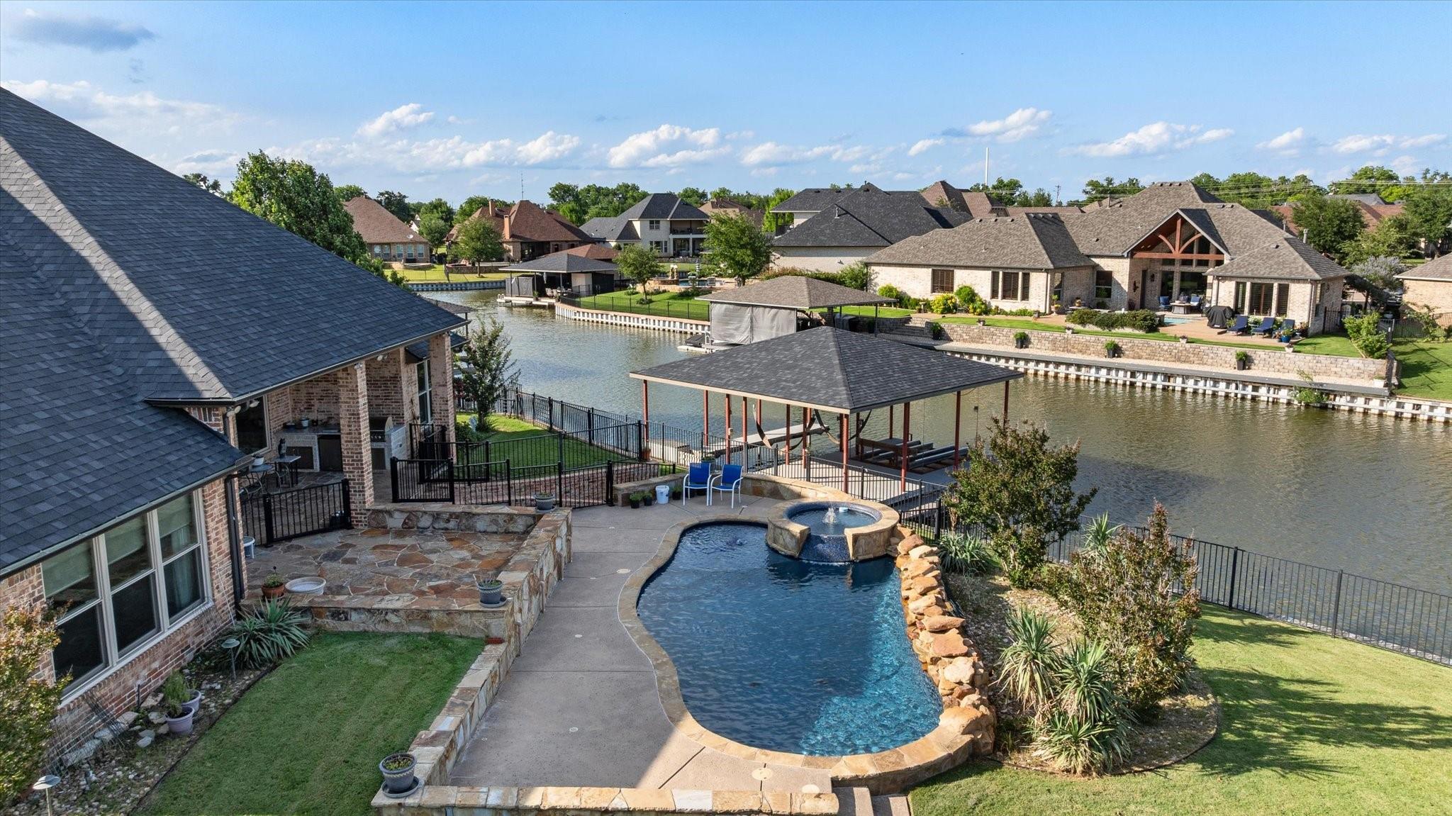 main property photo 35