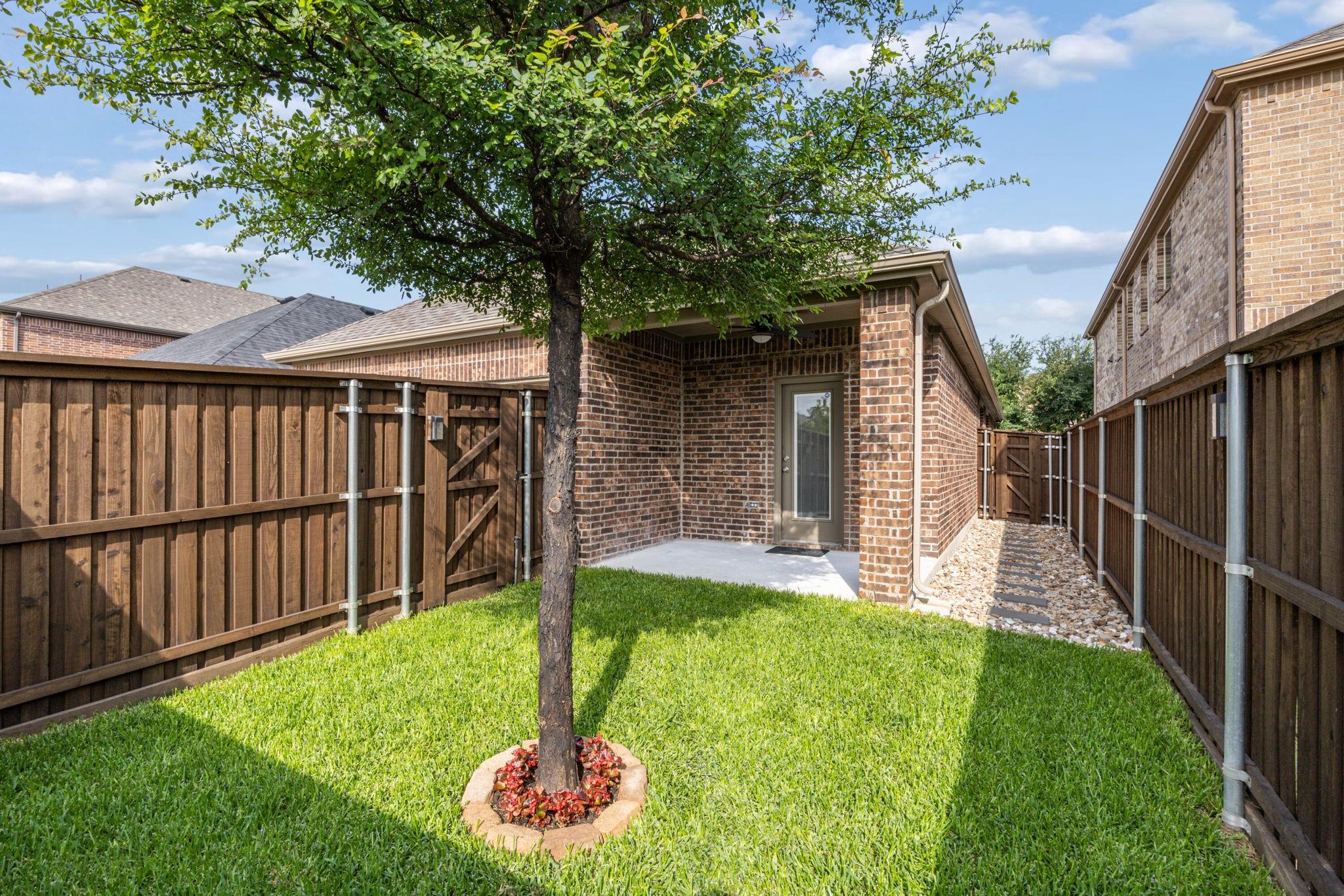 main property photo 28