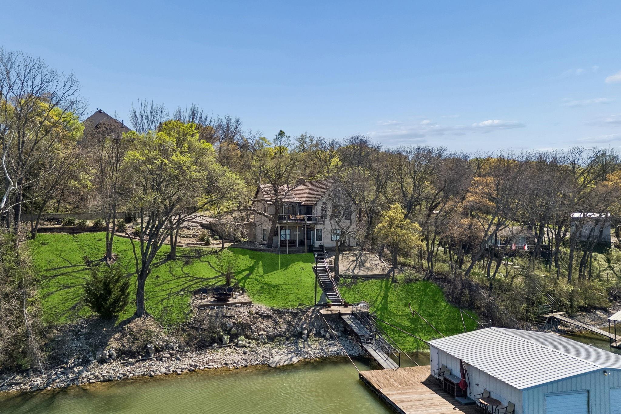 main property photo 6