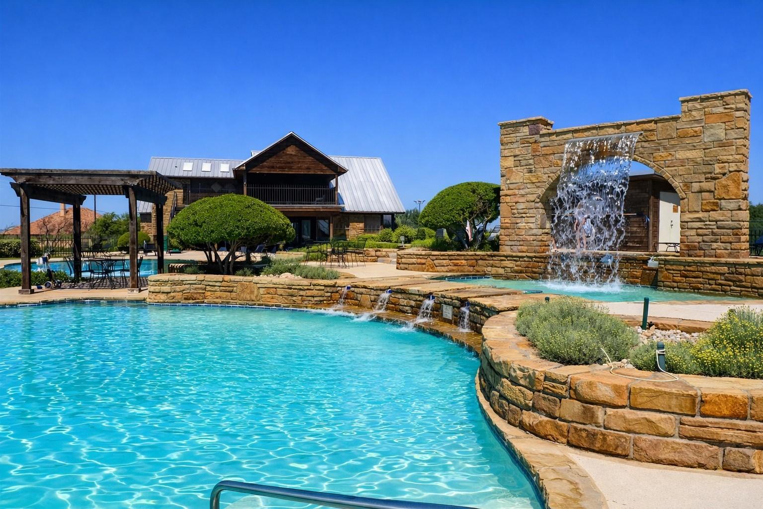 main property photo 37